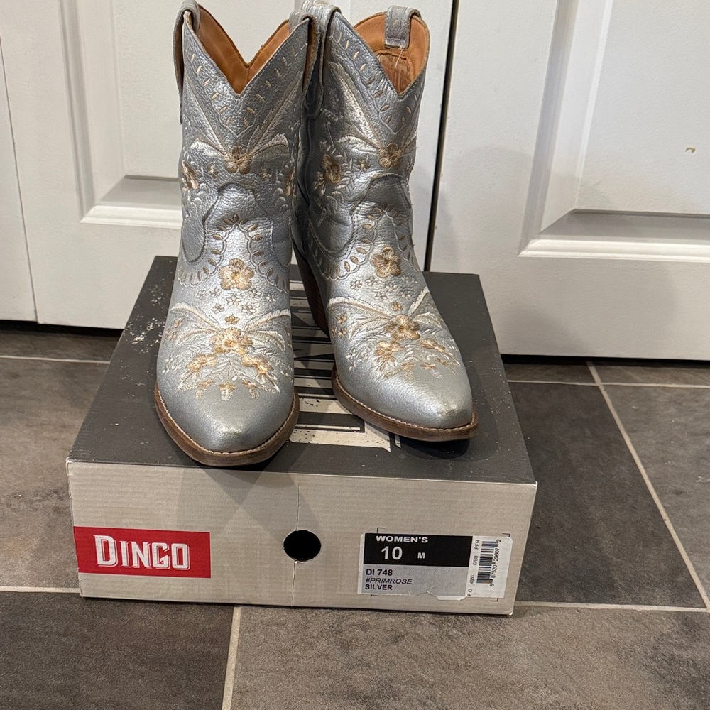 Dingo Metallic Silver Western Boots